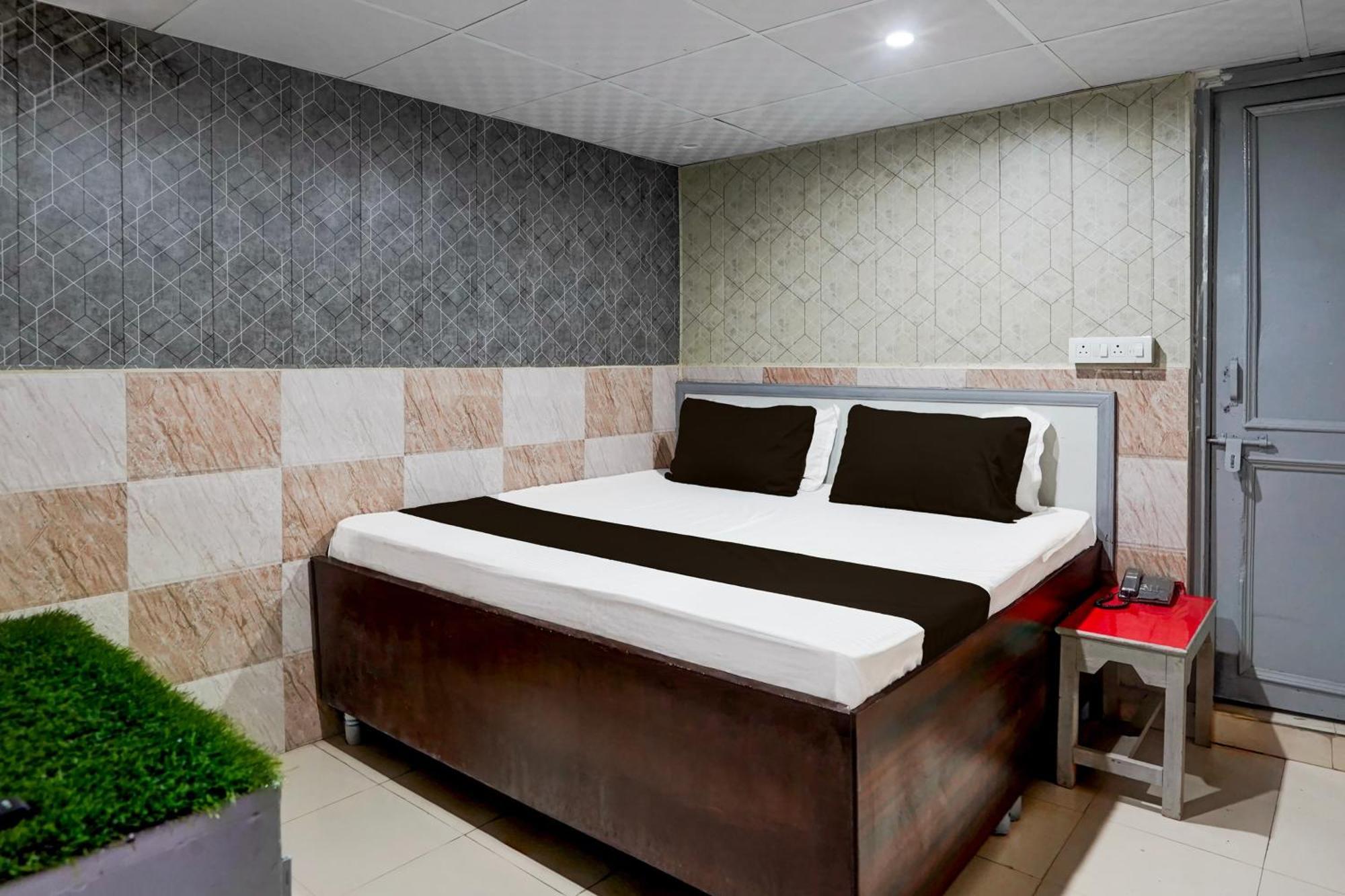 Hotel O Anant Ghaziabad Exterior foto